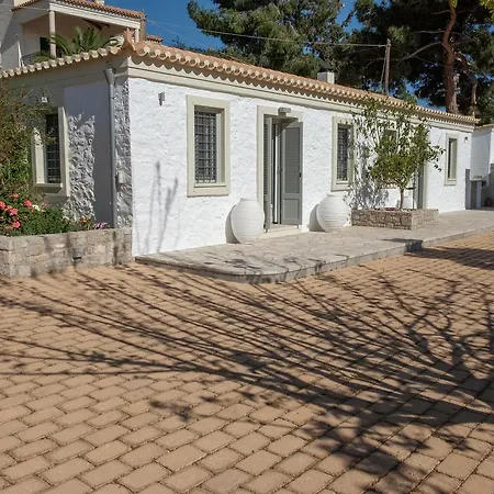 Holiday home Traditional Grandma Vitsa In Ermioni