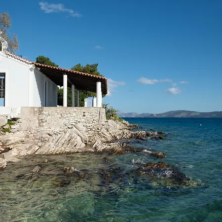Holiday home Traditional Grandma Vitsa In *