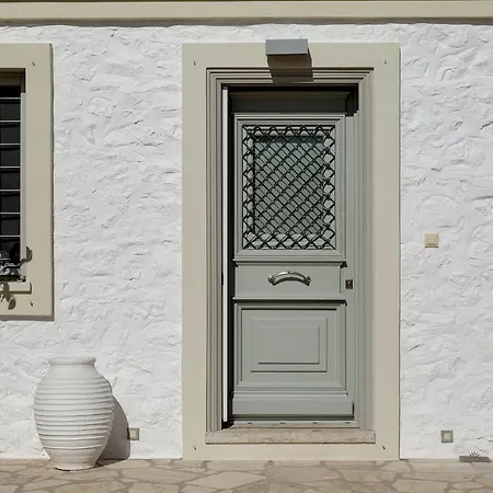 Traditional Grandma Vitsa In Сasa de vacaciones Ermioni
